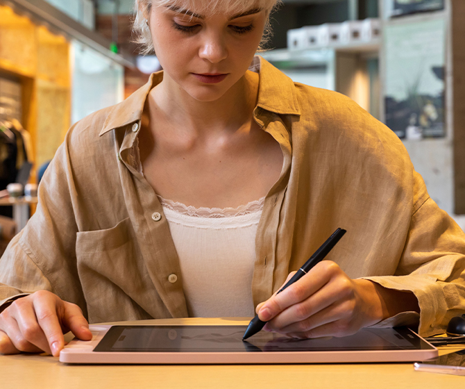 HUION kamvas 13 gen3 (ほぼ未使用)　ペン2本付属 Huion 新型 Kamvas 13 Gen 3 デジタル描画ペンディスプレイ